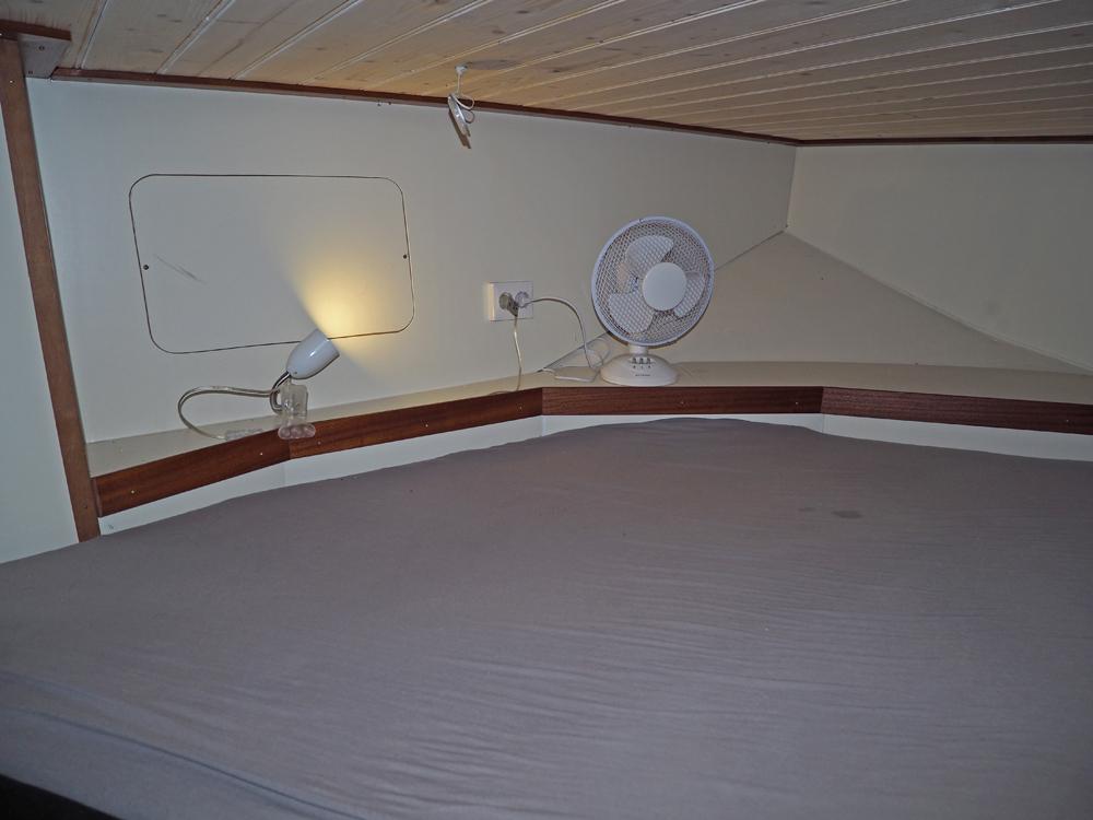 Aft cabin, Accommodation